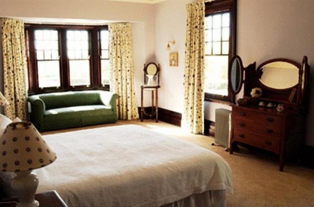 Petersons Armidale Winery And Guesthouse Екстер'єр фото