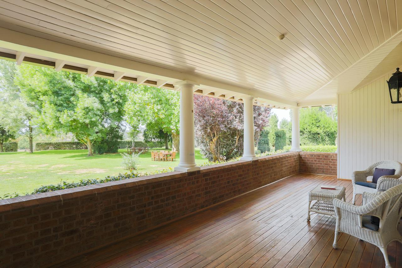 Petersons Armidale Winery And Guesthouse Екстер'єр фото