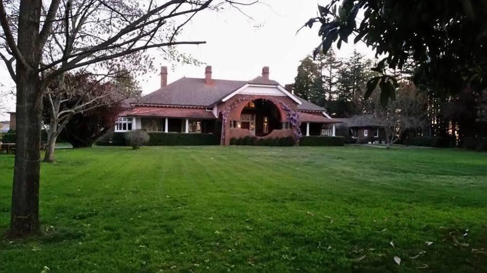 Petersons Armidale Winery And Guesthouse Екстер'єр фото